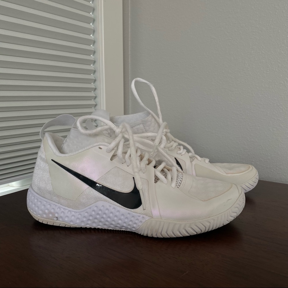 Nike Tennis Shoes